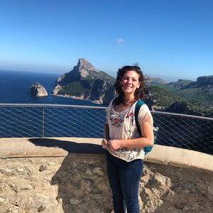 Meet your Posher, Lauren